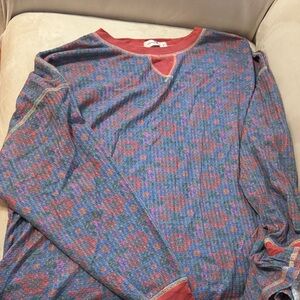 NATURAL LIFE Blue and Red Crewneck Sweater